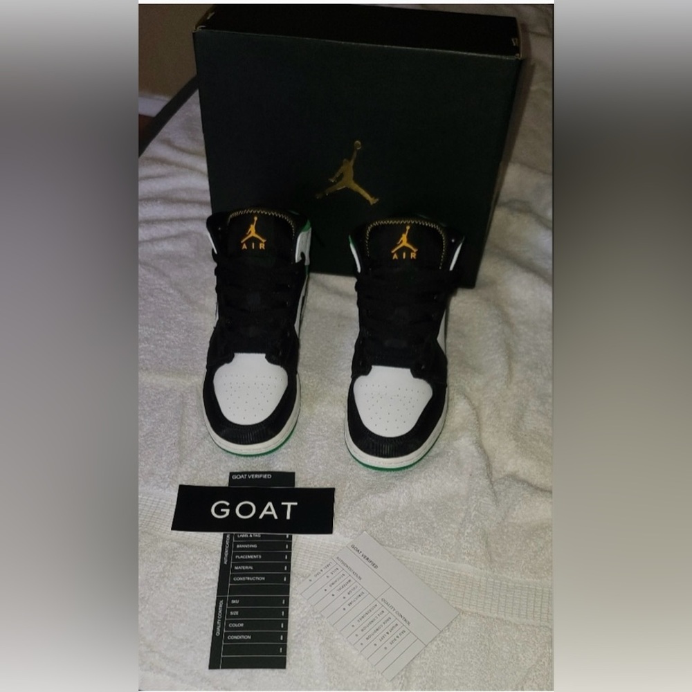 Air Jordan 1 Mid SE GS